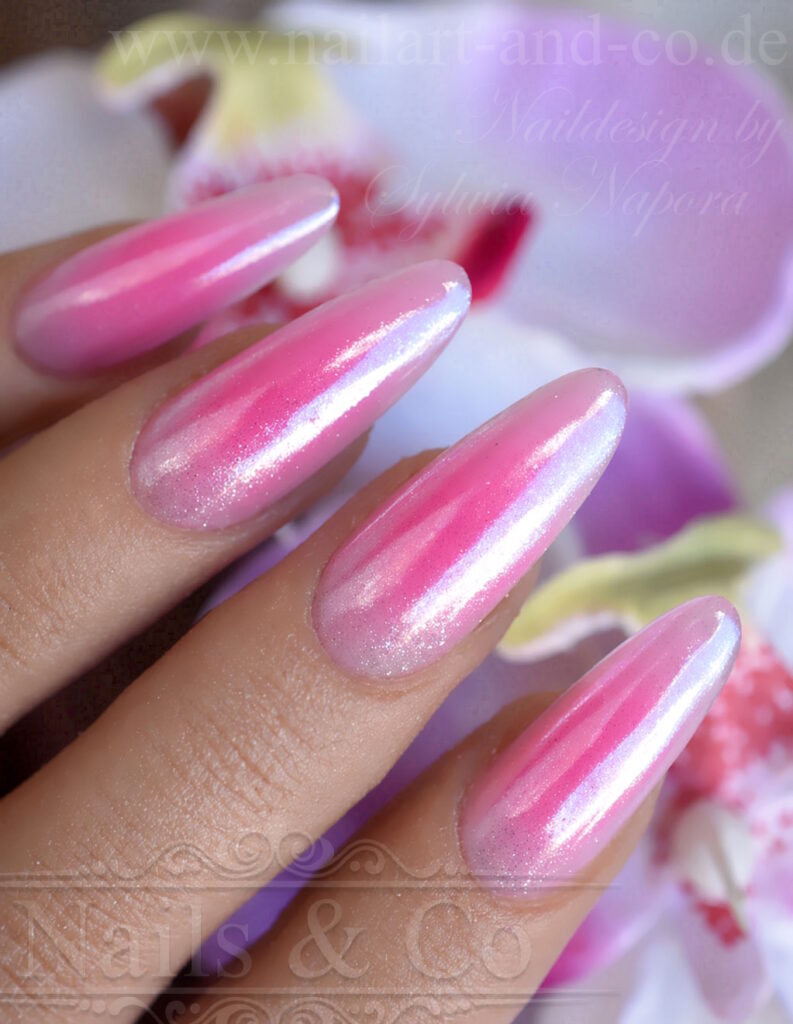 Chrome nails